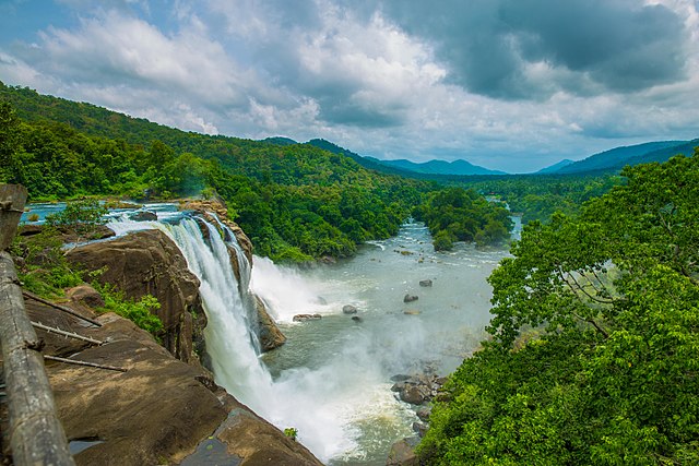 Athirapally Falls, Kerala (courtesy: Wikipedia)