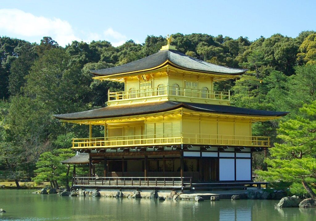 Kinkaku-ji Temple (Corutesy: Wikipedia)