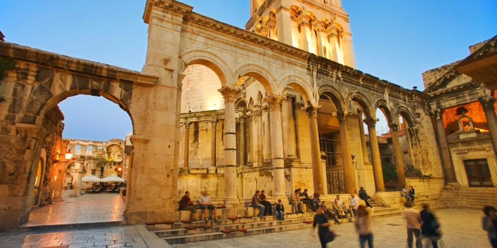 Peristyle Square