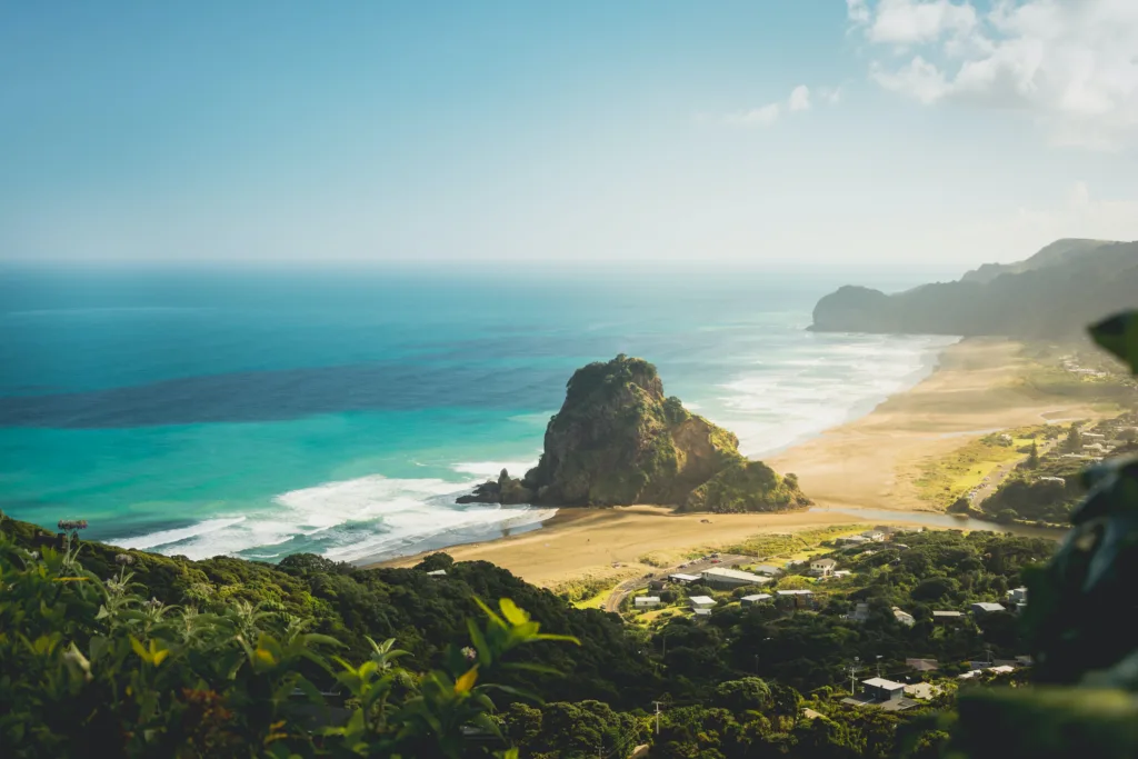 Things to Do in Auckland Piha Beach 