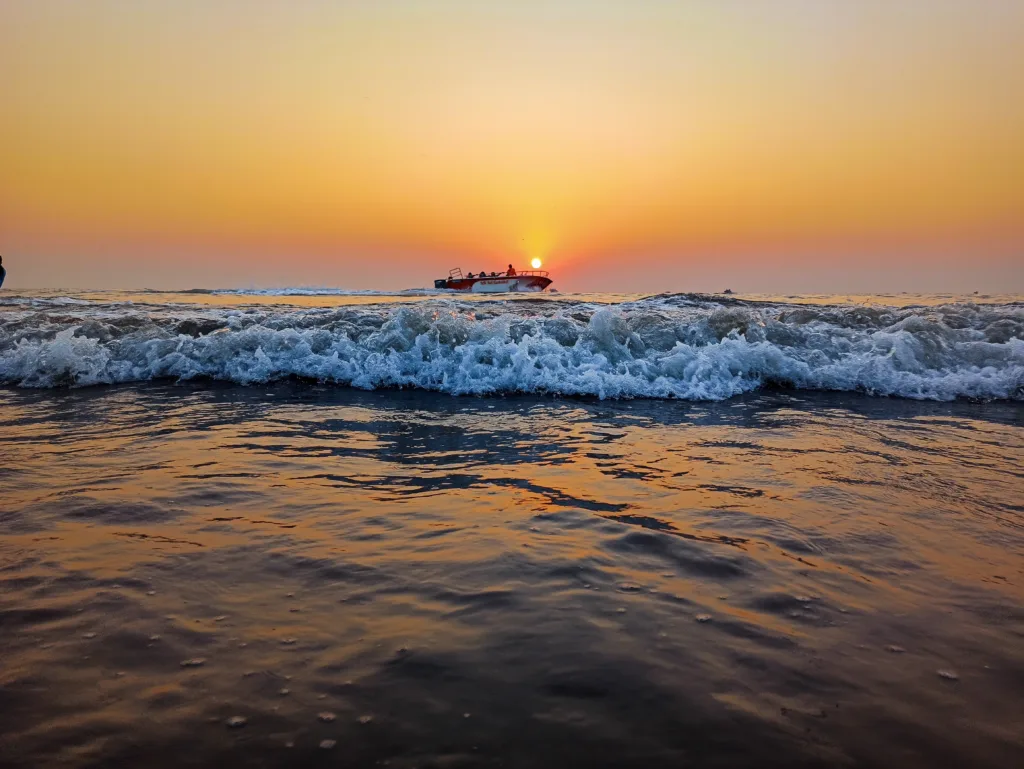 Juhu Beach Places to Visit in Mumbai